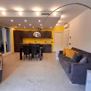  Apartment Casa Di Como. Italy